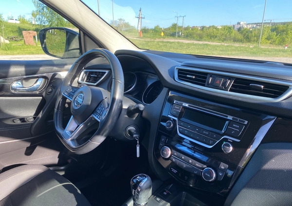 Nissan Qashqai cena 60900 przebieg: 224000, rok produkcji 2018 z Kielce małe 529